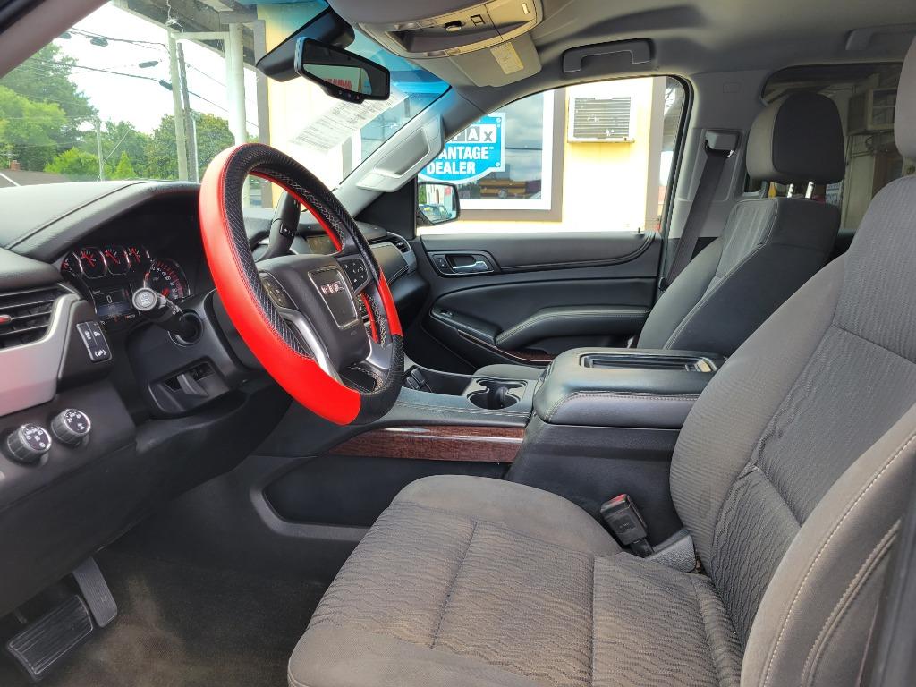 2016 GMC Yukon SLE photo