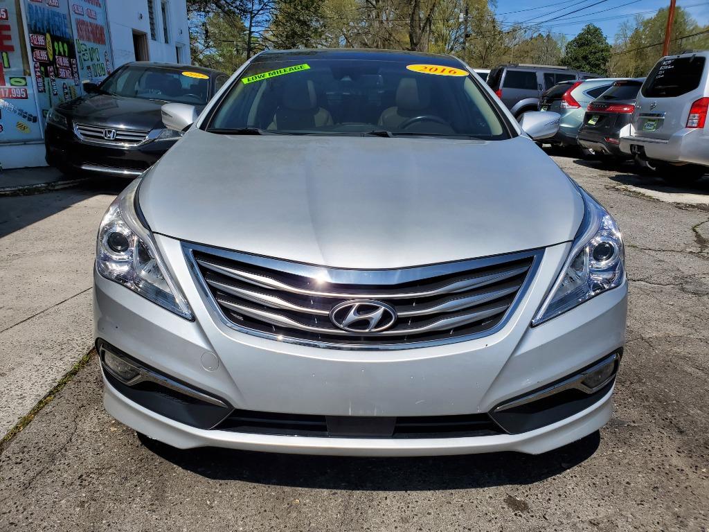 2016 Hyundai Azera - $16,995