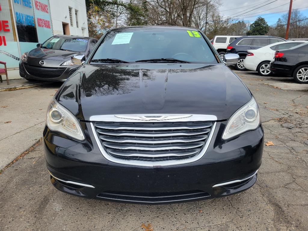 2013 Chrysler 200 - $11,995