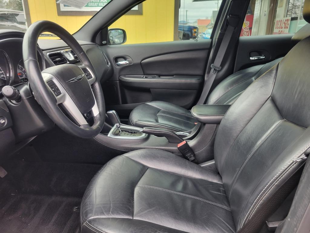 2013 Chrysler 200 - $11,995