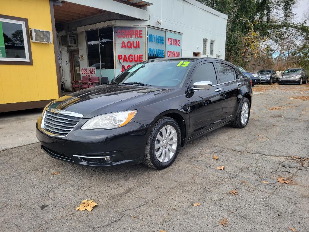 2013 Chrysler 200 - $11,995