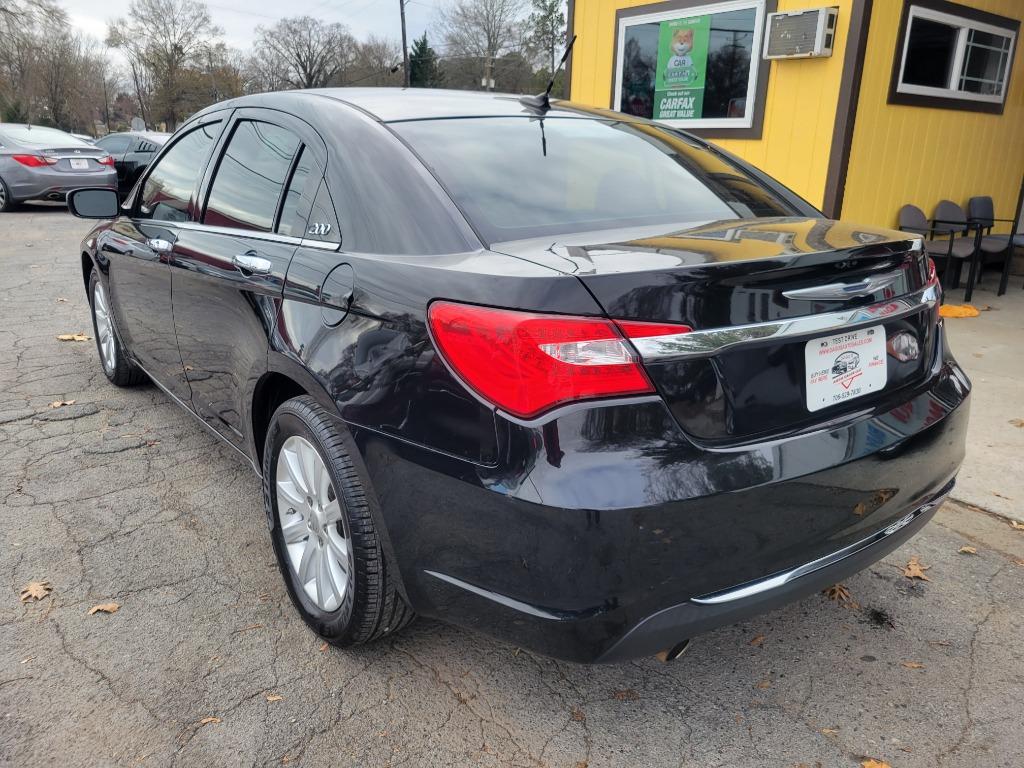 2013 Chrysler 200 - $11,995