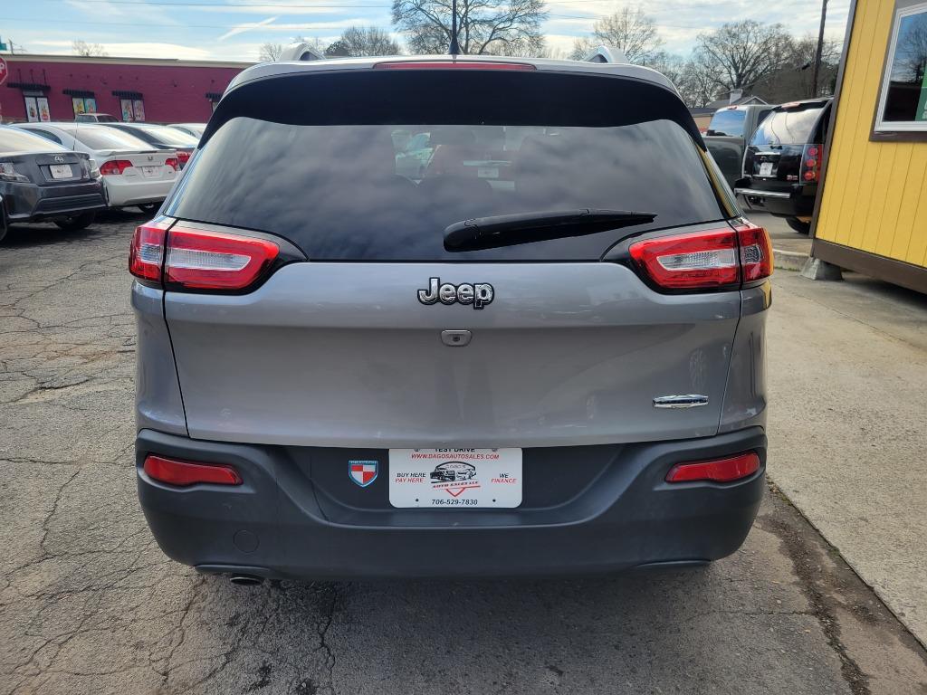 2015 Jeep Cherokee - $11,995