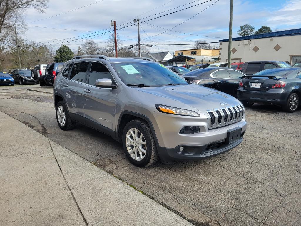 2015 Jeep Cherokee - $11,995