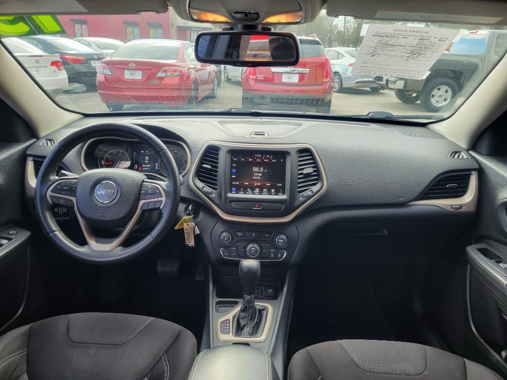 2015 Jeep Cherokee - $11,995