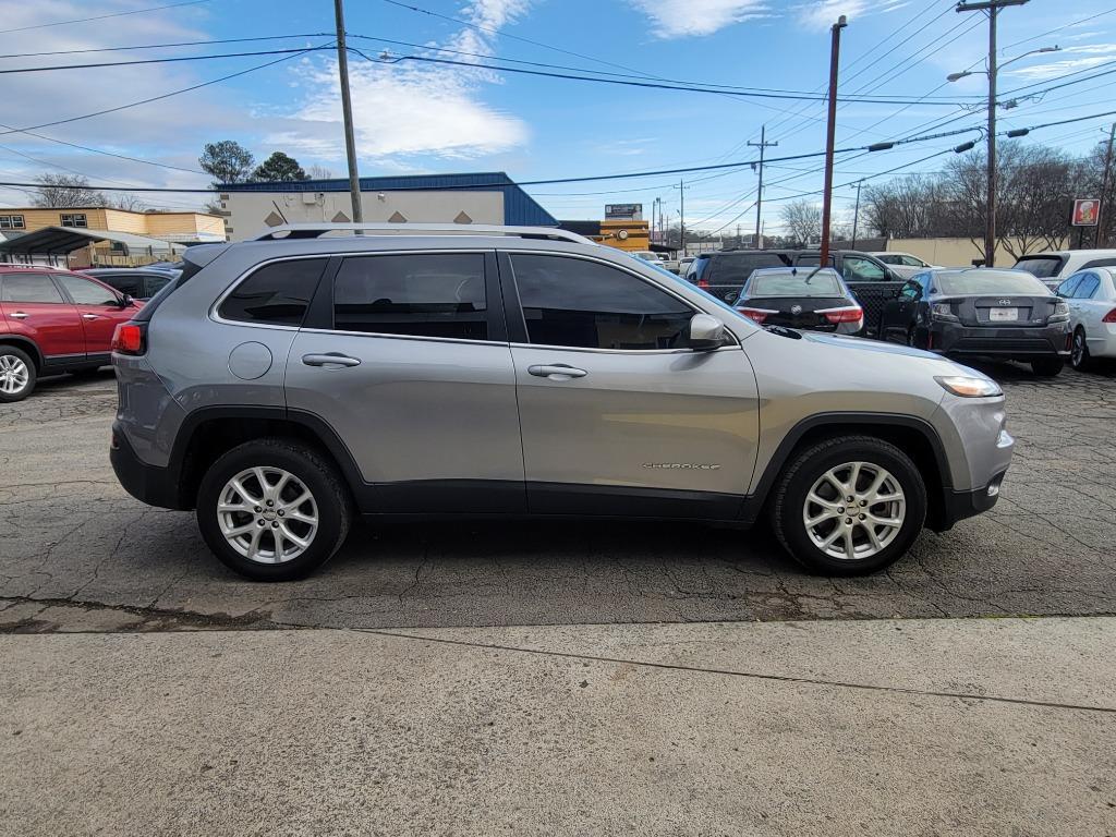 2015 Jeep Cherokee - $11,995