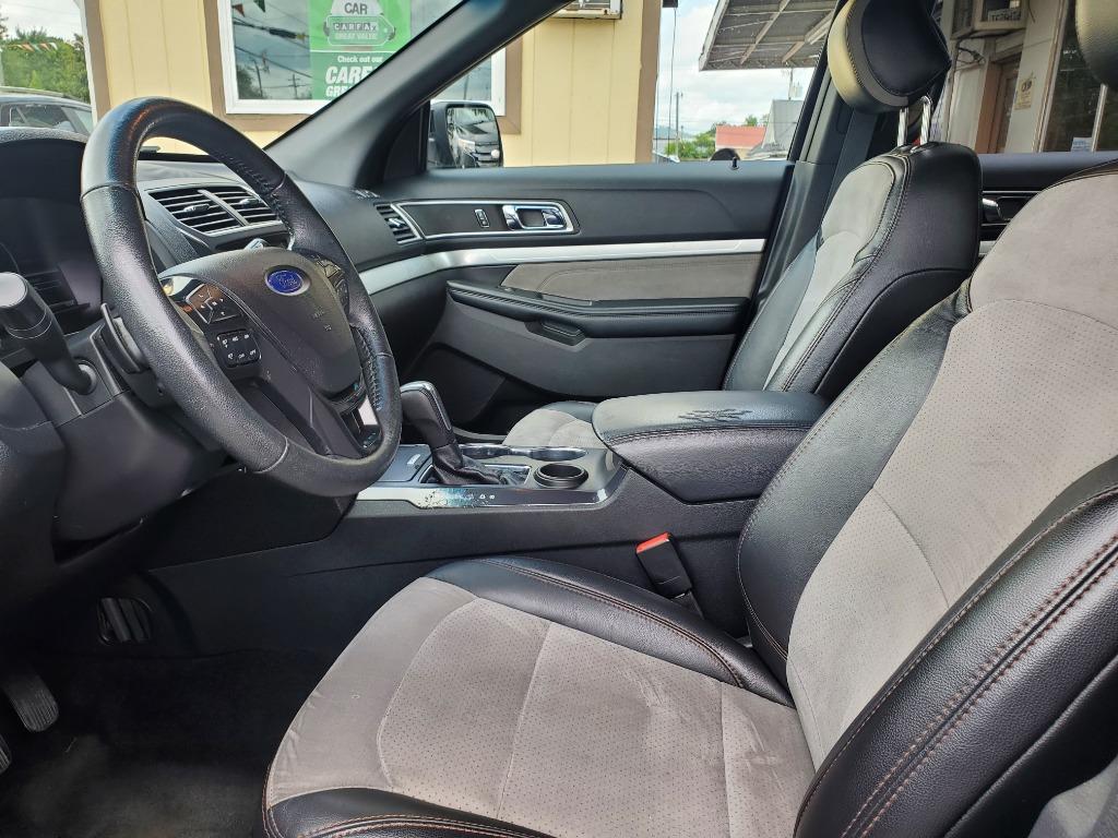 2017 Ford Explorer XLT photo
