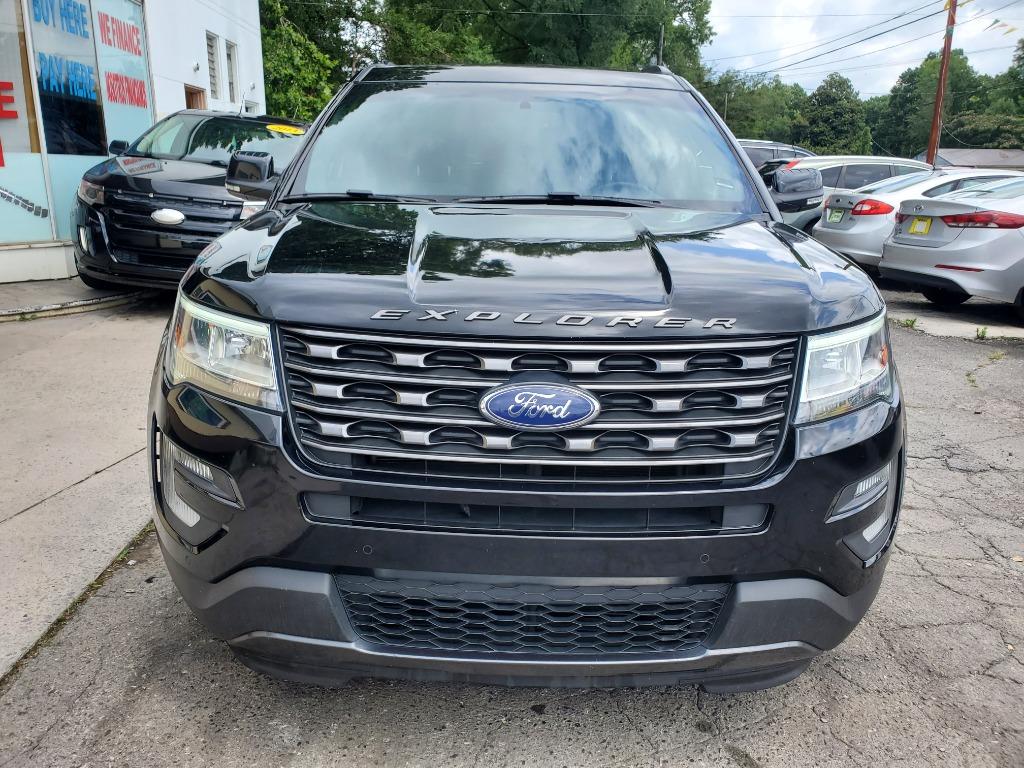 2017 Ford Explorer XLT photo