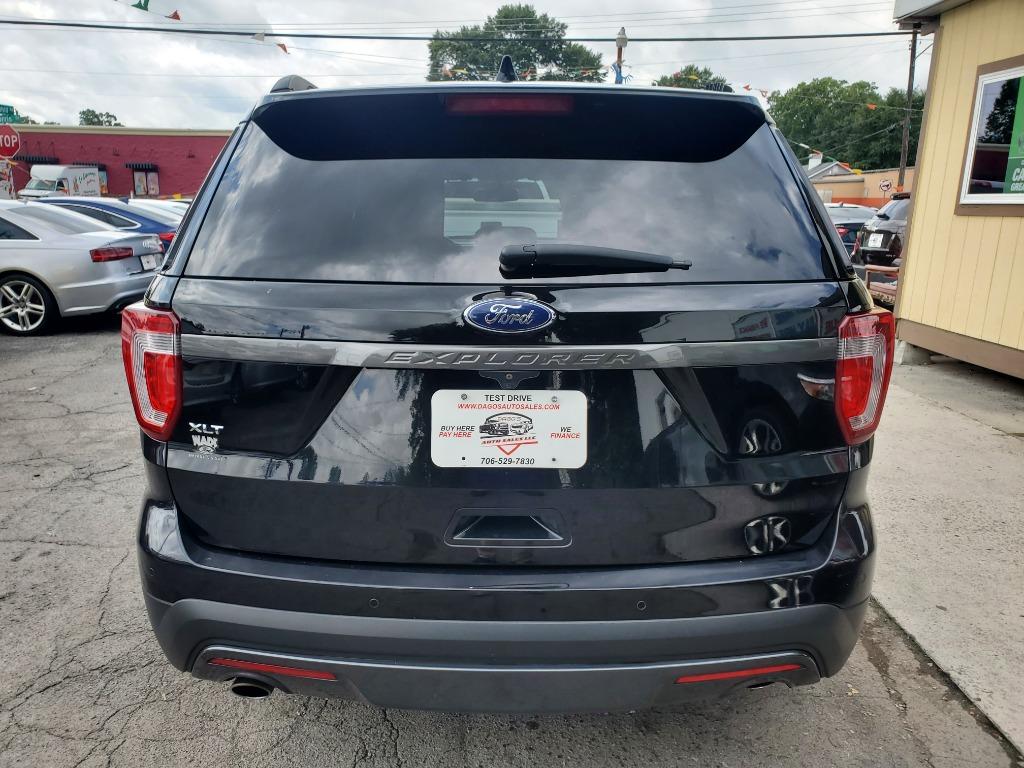 2017 Ford Explorer XLT photo