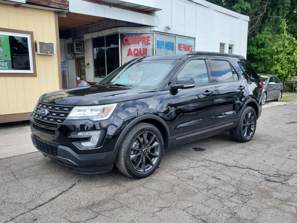 2017 Ford Explorer XLT photo