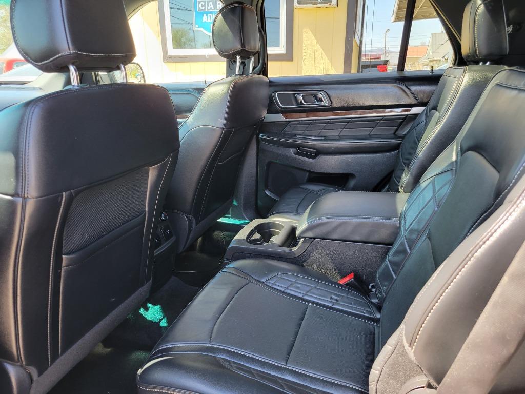 2016 Ford Explorer Platinum photo