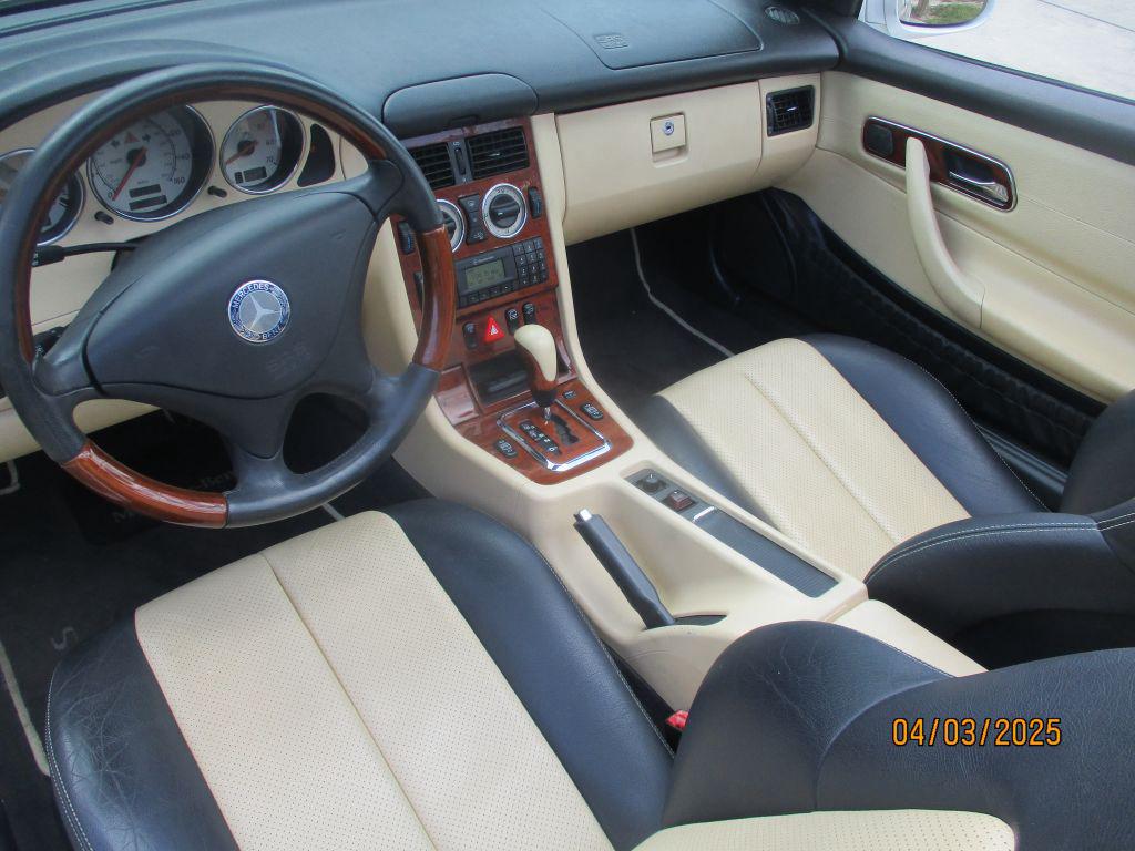 2001 Mercedes-Benz SLK-Class SLK320 photo