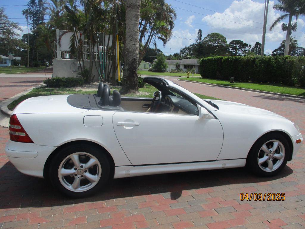 2001 Mercedes-Benz SLK-Class SLK320 photo
