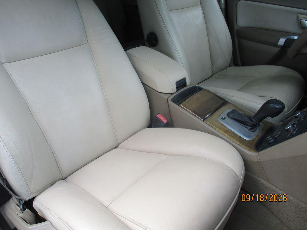 2009 Volvo XC90 - $3,995