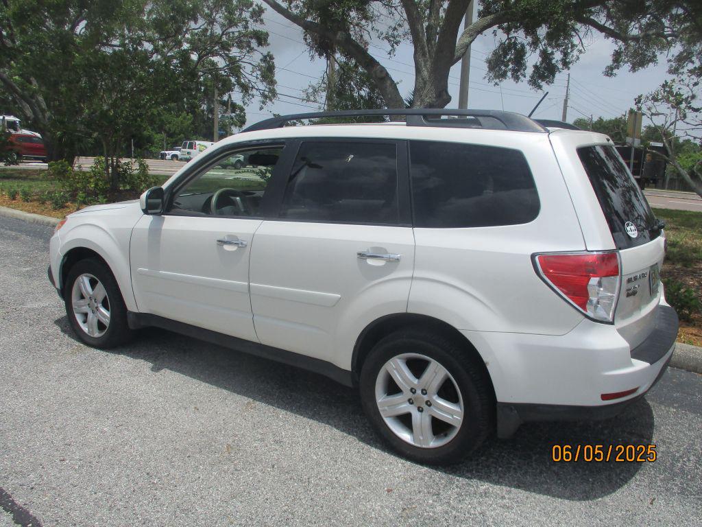 2010 Subaru Forester 2.5X Premium photo