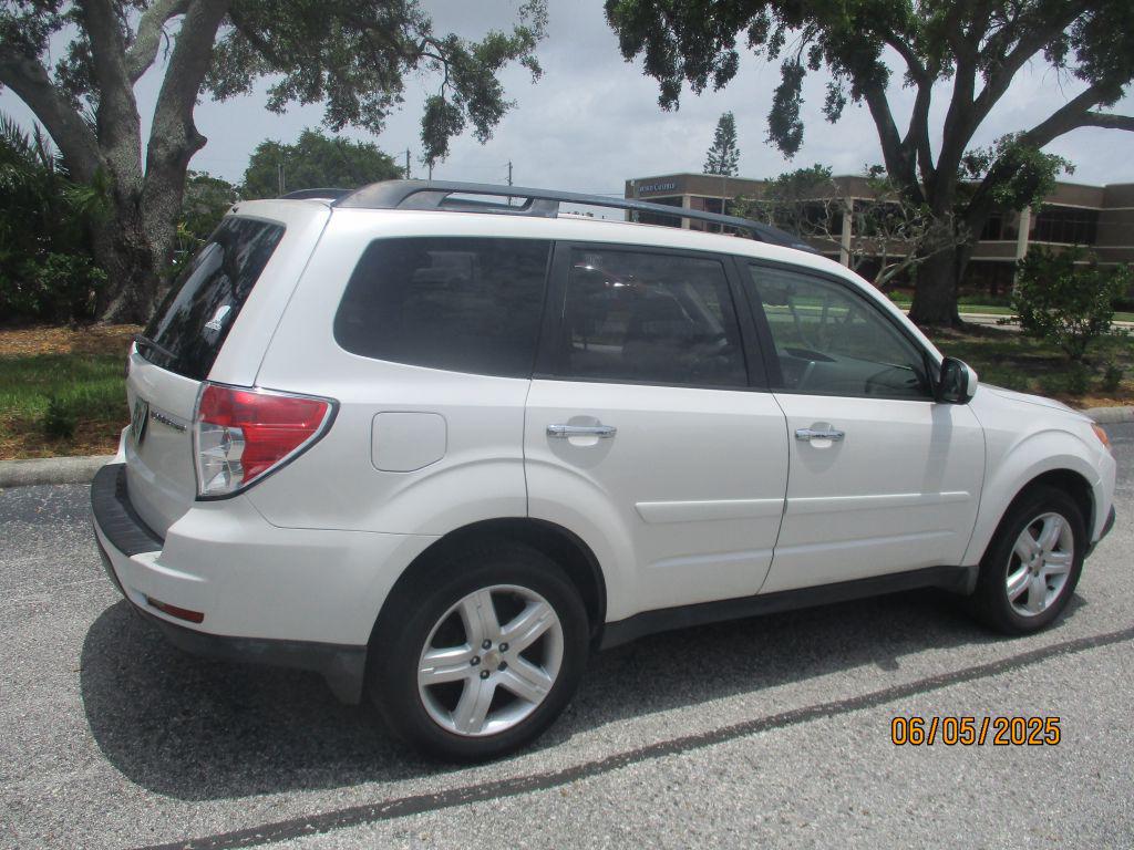 2010 Subaru Forester 2.5X Premium photo