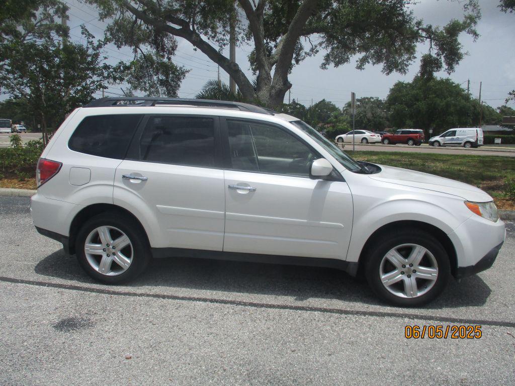 2010 Subaru Forester 2.5X Premium photo