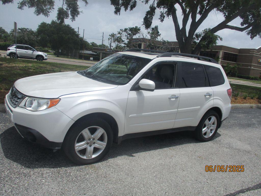 2010 Subaru Forester 2.5X Premium photo