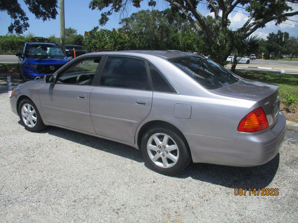 2001 Toyota Avalon - $2,995