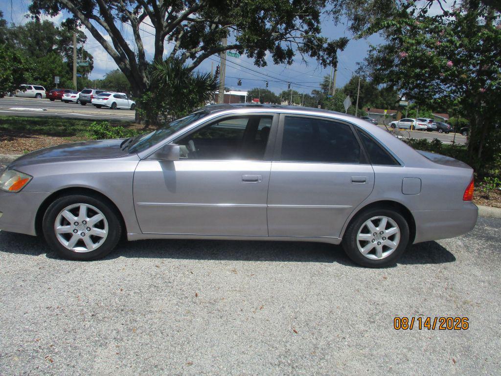 2001 Toyota Avalon - $2,995
