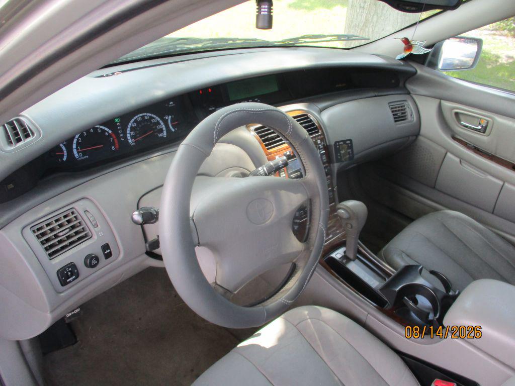 2001 Toyota Avalon - $2,995