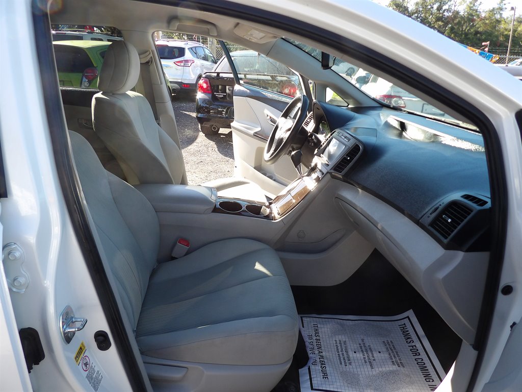 2011 Toyota Venza FWD 4cyl photo
