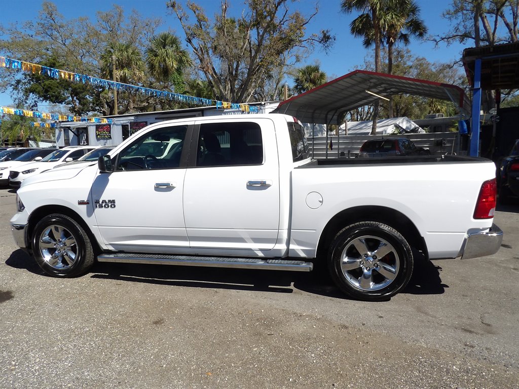 2015 RAM 1500 SLT photo