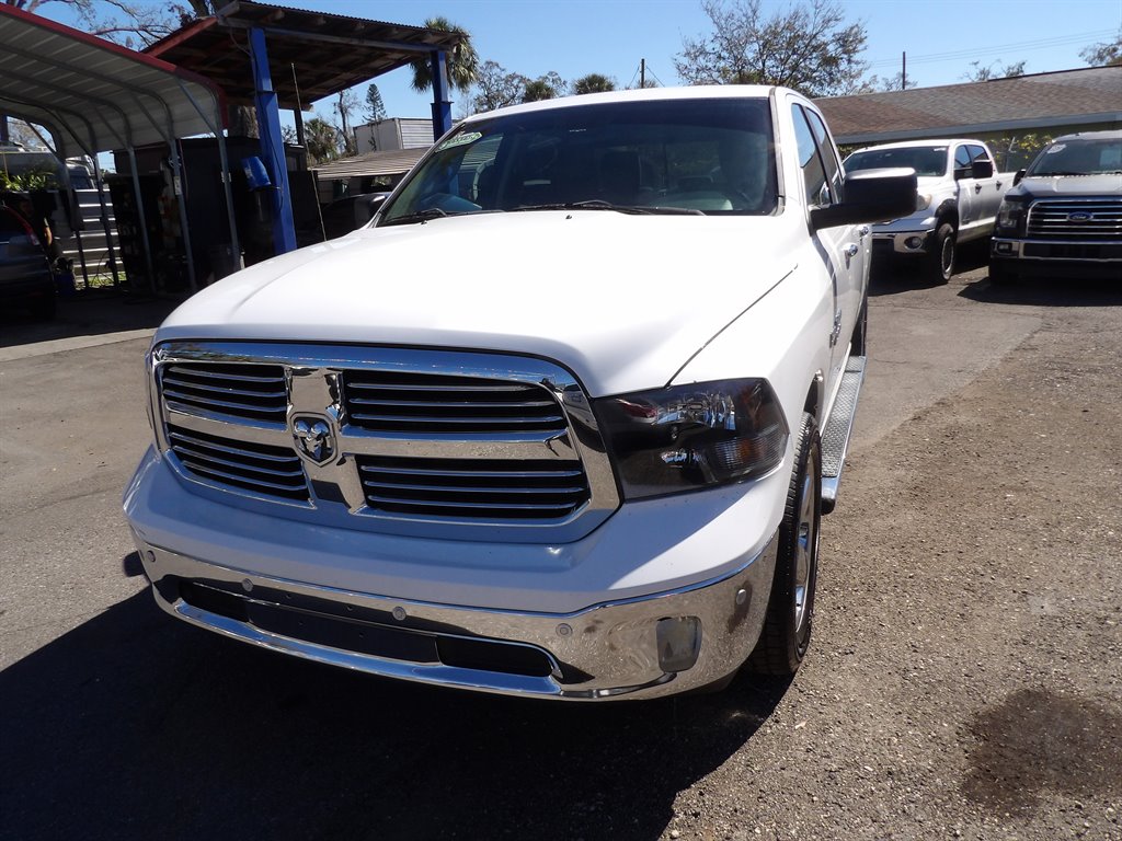2015 RAM 1500 SLT photo