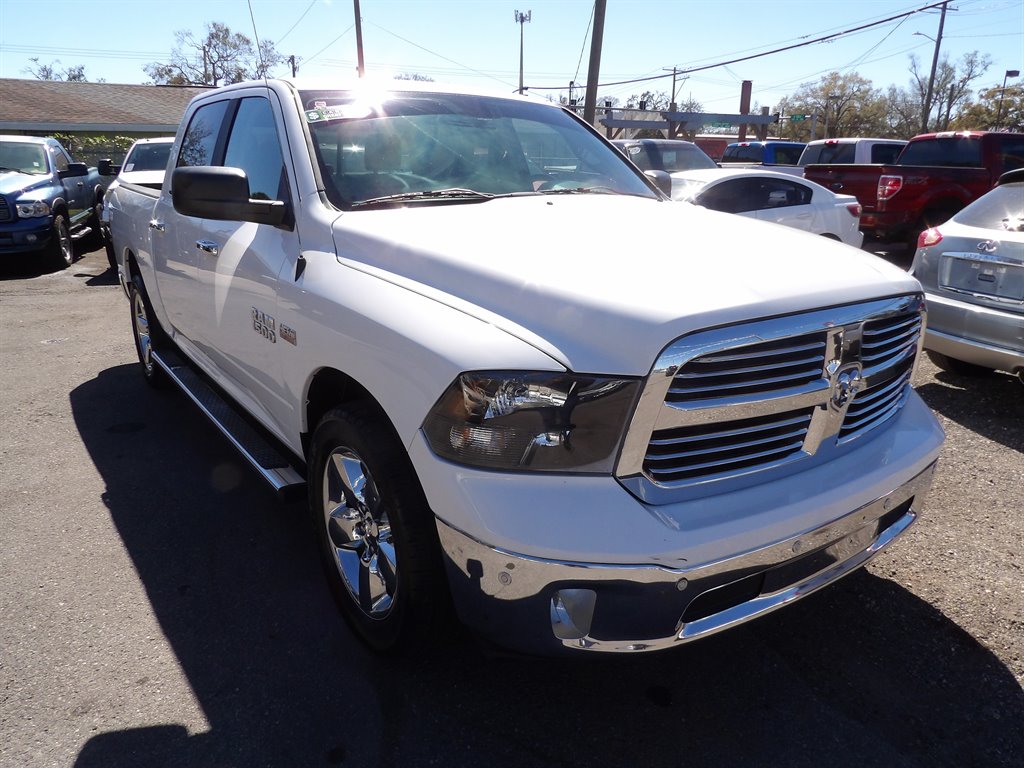 2015 RAM 1500 SLT photo