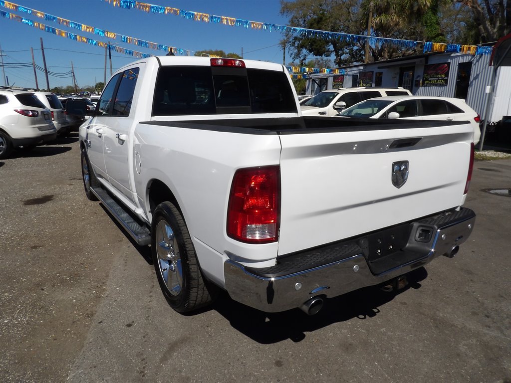 2015 RAM 1500 SLT photo