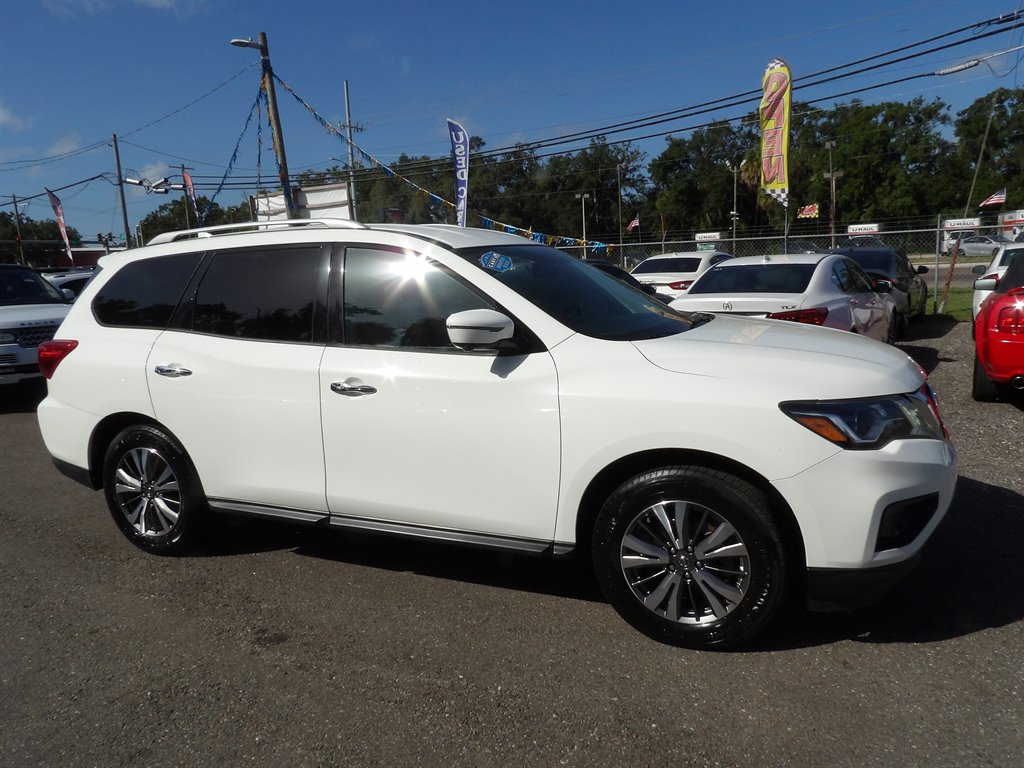 2019 Nissan Pathfinder - $13,900