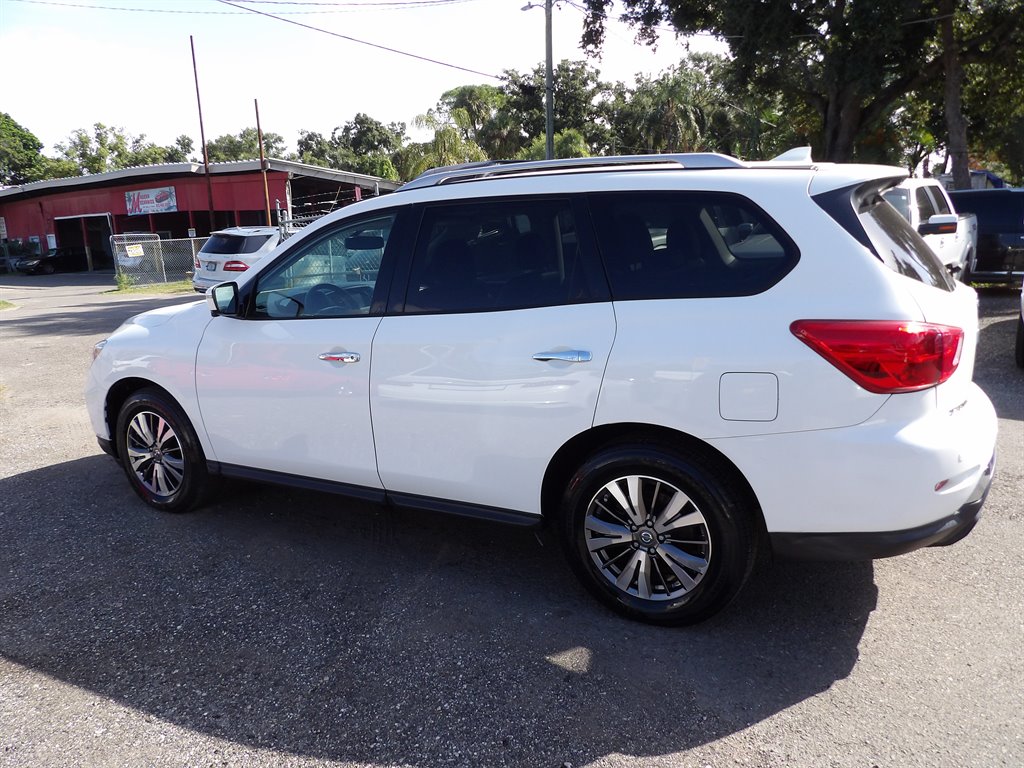 2019 Nissan Pathfinder - $13,900