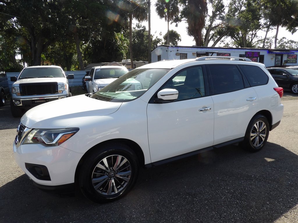 2019 Nissan Pathfinder - $13,900