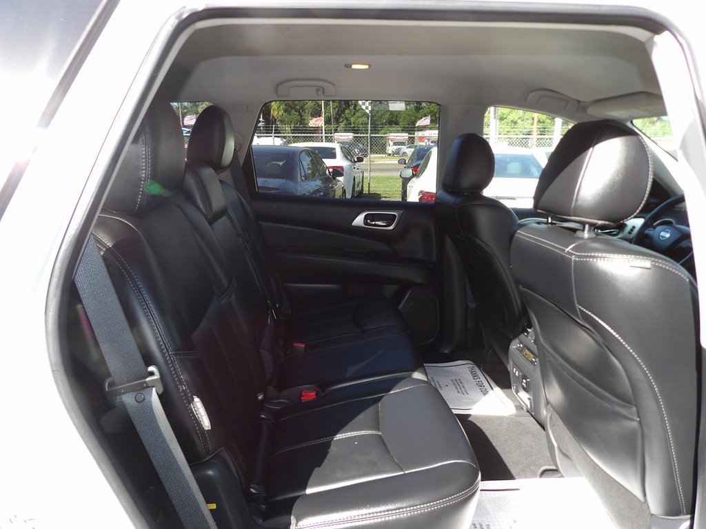 2019 Nissan Pathfinder - $13,900
