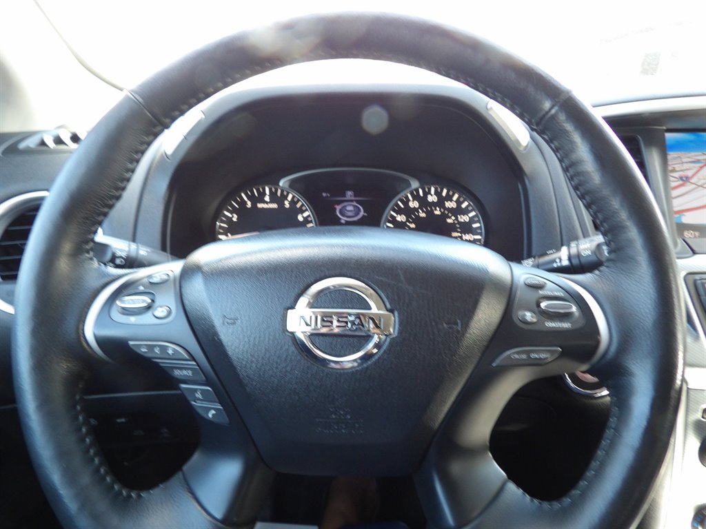 2019 Nissan Pathfinder - $13,900