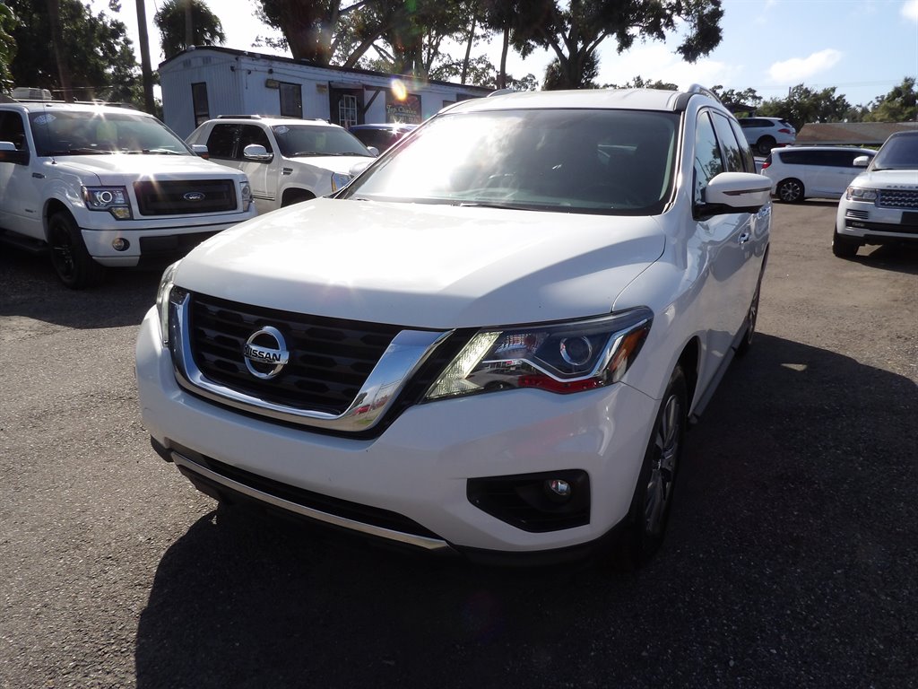 2019 Nissan Pathfinder - $13,900