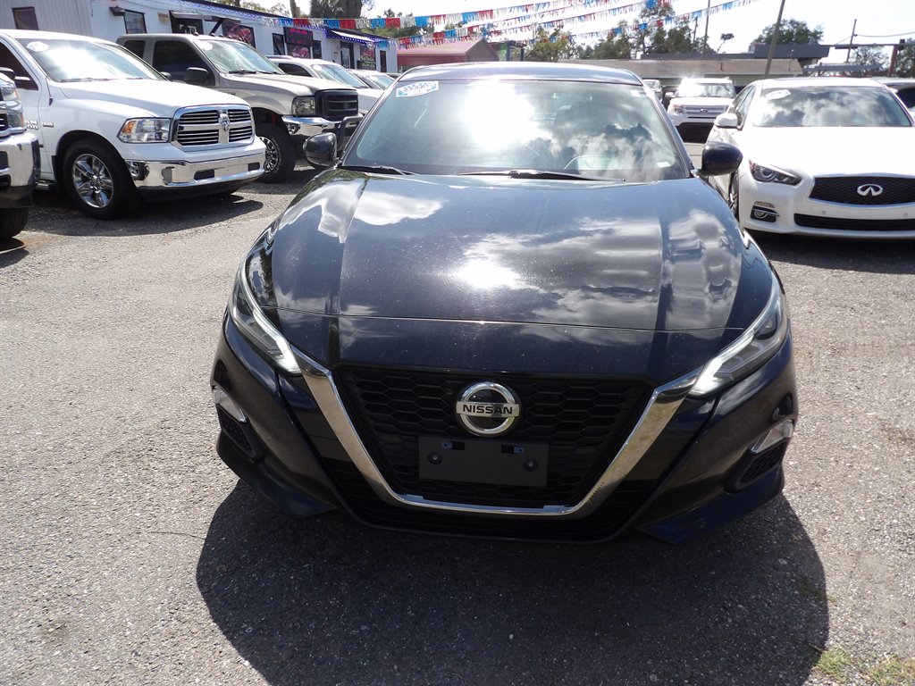 2019 Nissan Altima - $11,999
