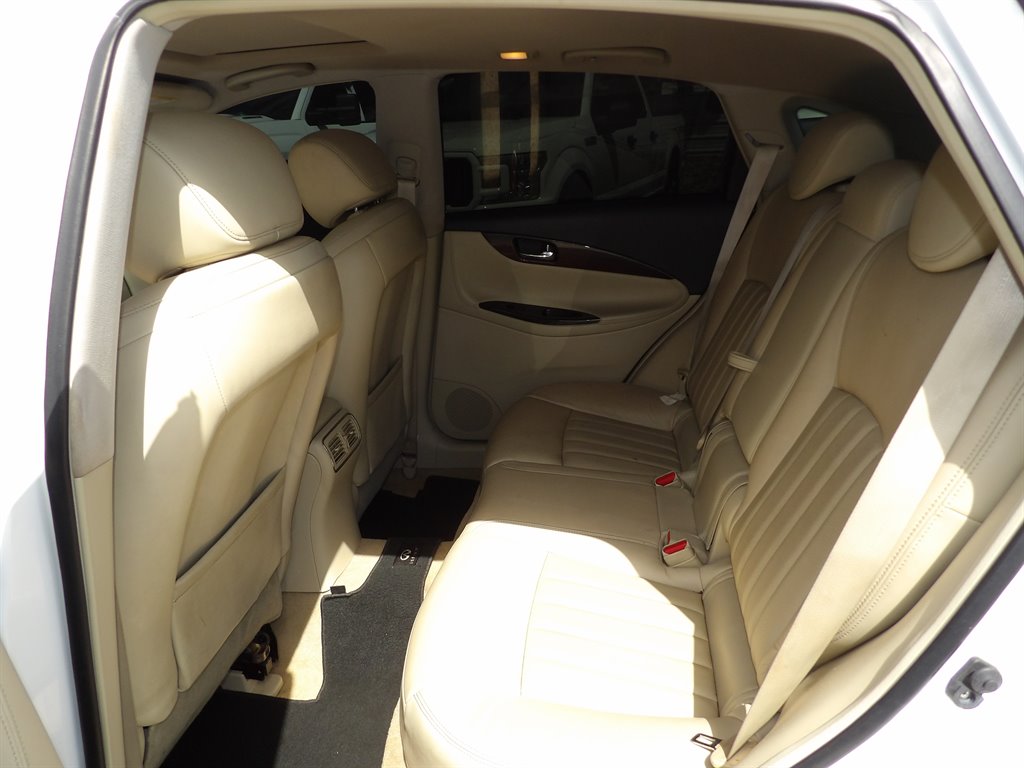 2017 INFINITI QX50 - $8,400