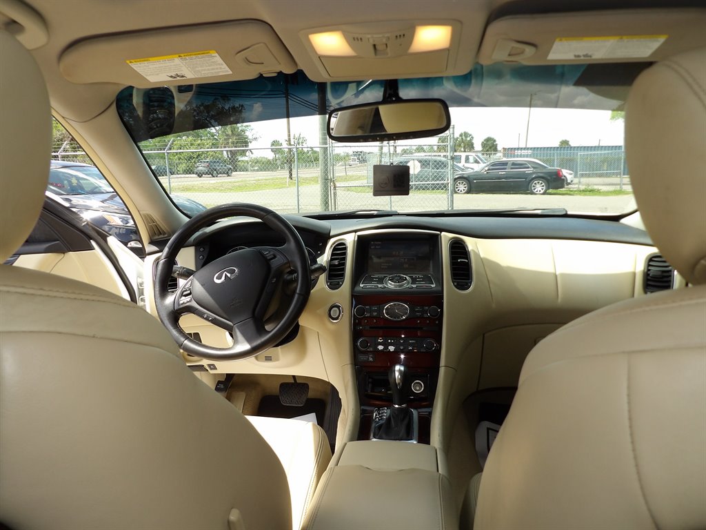 2017 INFINITI QX50 - $8,400