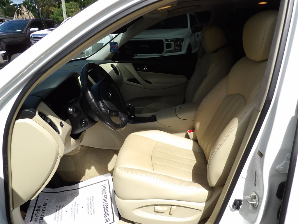 2017 INFINITI QX50 - $8,400
