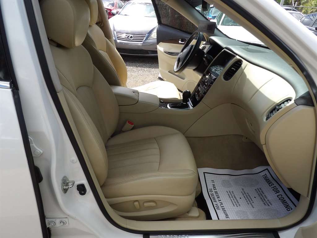 2017 INFINITI QX50 - $8,400