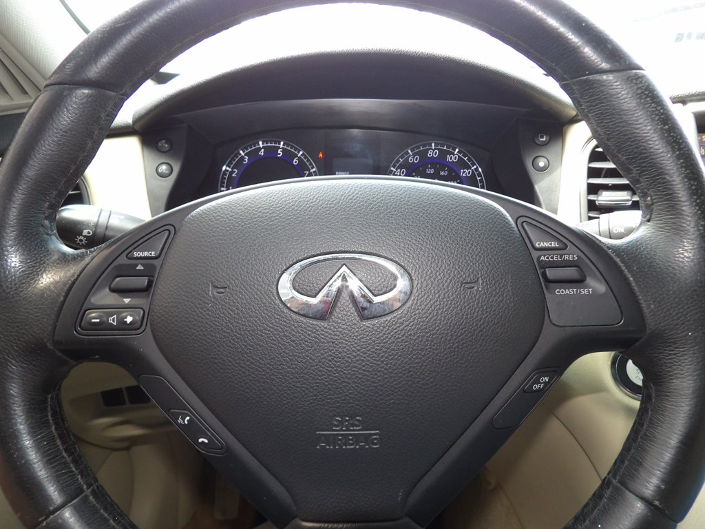 2017 INFINITI QX50 - $8,400