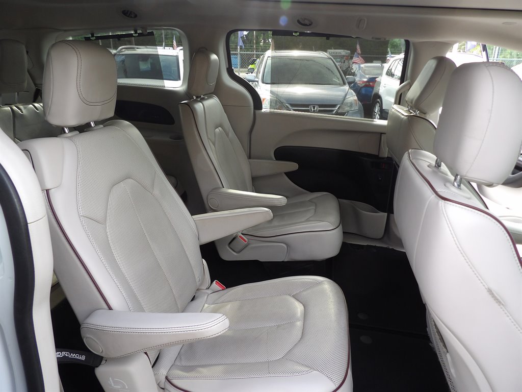 2020 Chrysler Pacifica - $15,999