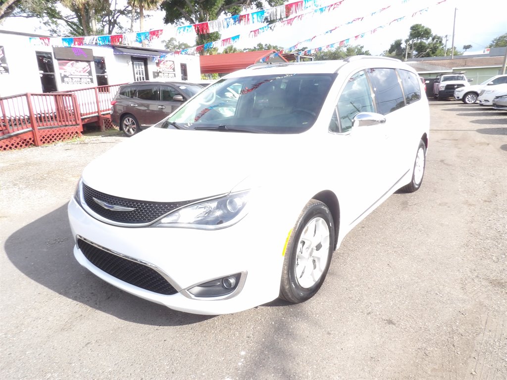 2020 Chrysler Pacifica - $15,999