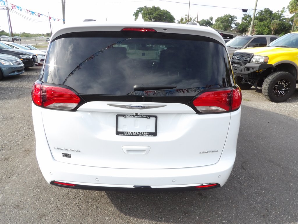 2020 Chrysler Pacifica - $15,999