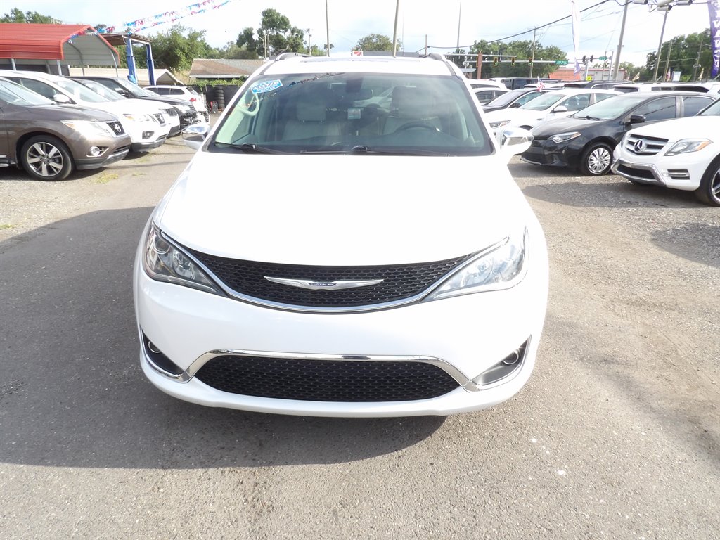 2020 Chrysler Pacifica - $15,999