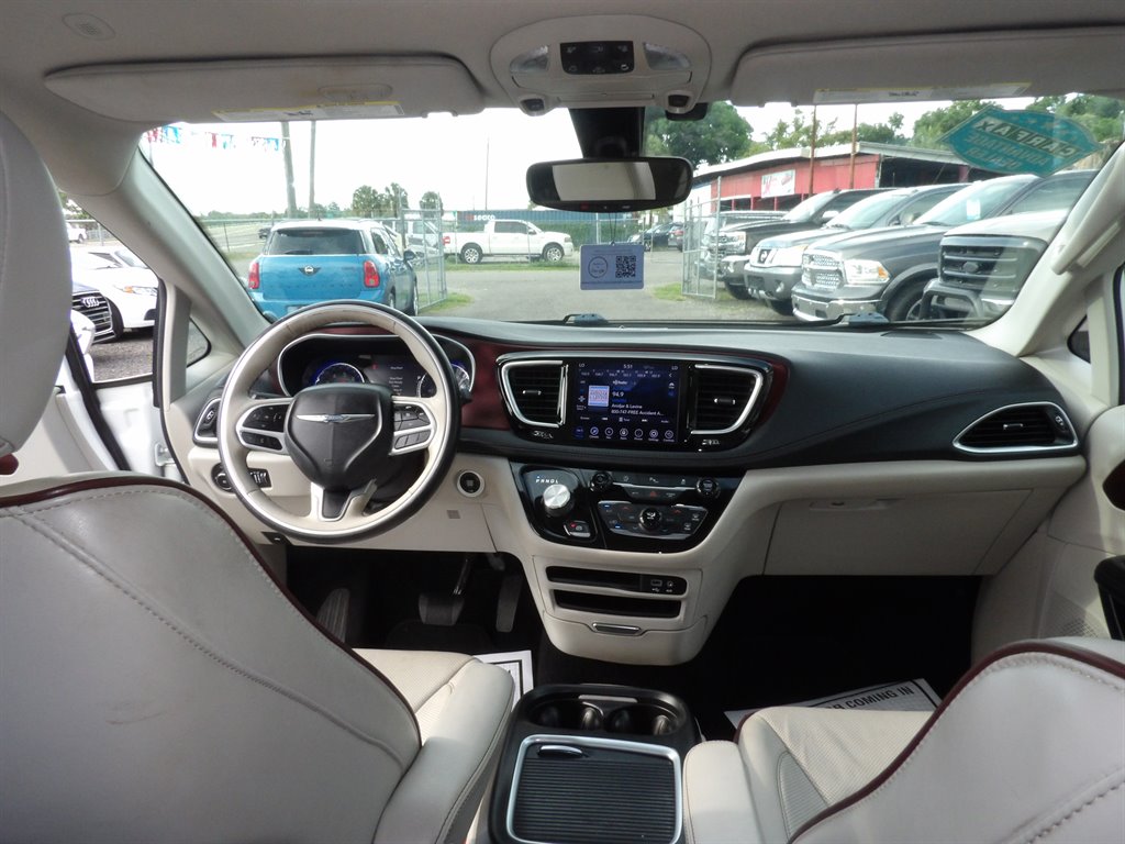 2020 Chrysler Pacifica - $15,999