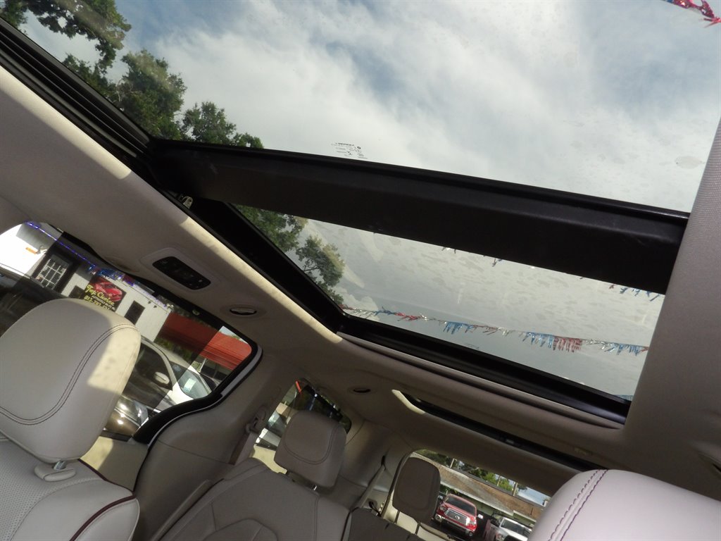 2020 Chrysler Pacifica - $15,999