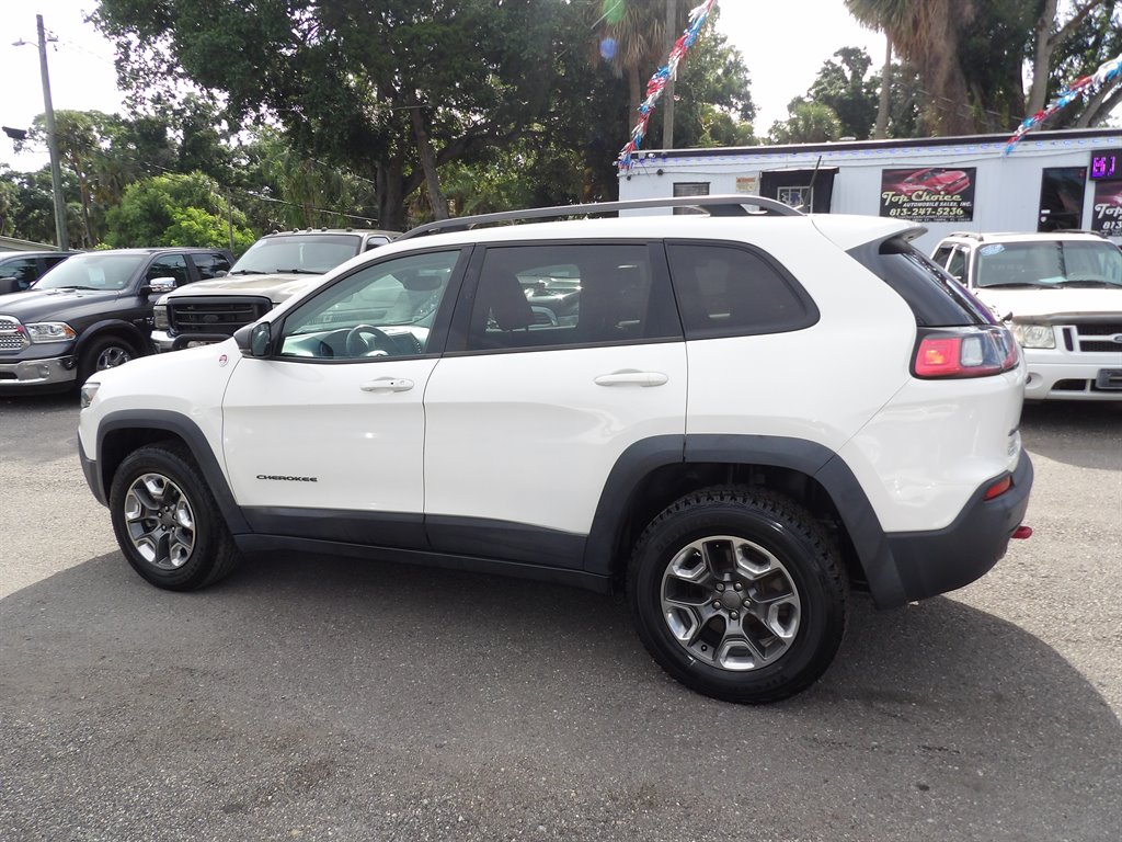 2019 Jeep Cherokee - $13,999