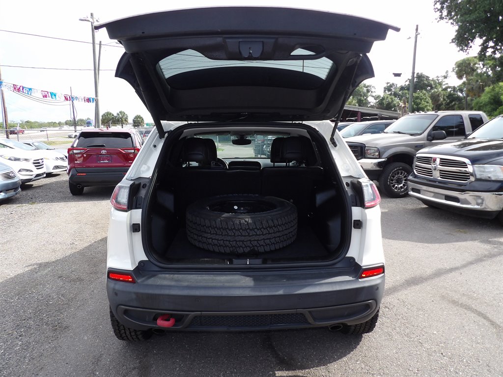 2019 Jeep Cherokee - $13,999